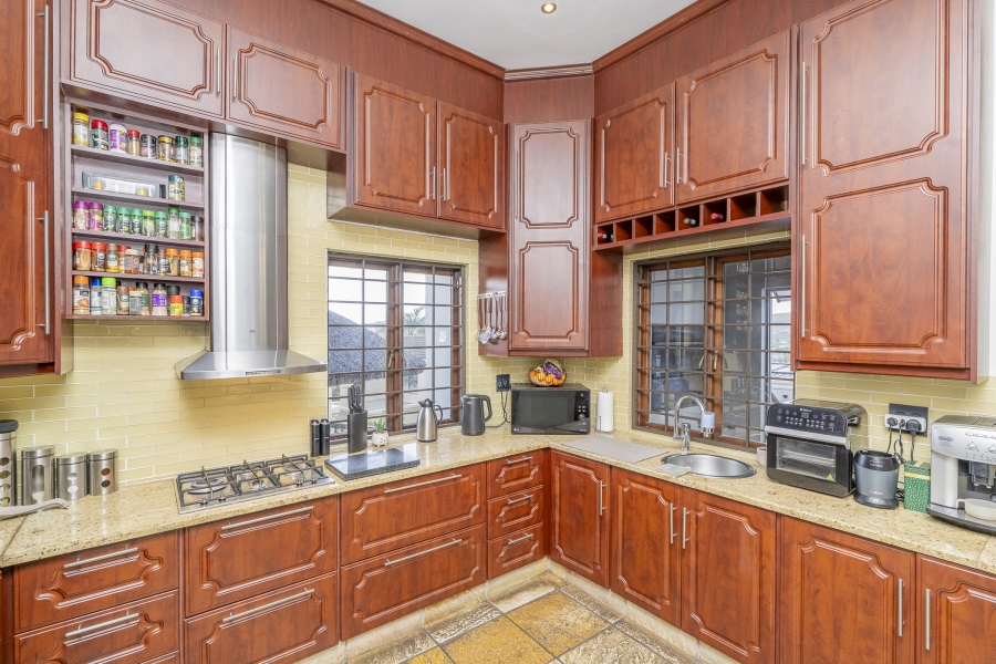 4 Bedroom Property for Sale in Van Riebeeckshof Western Cape